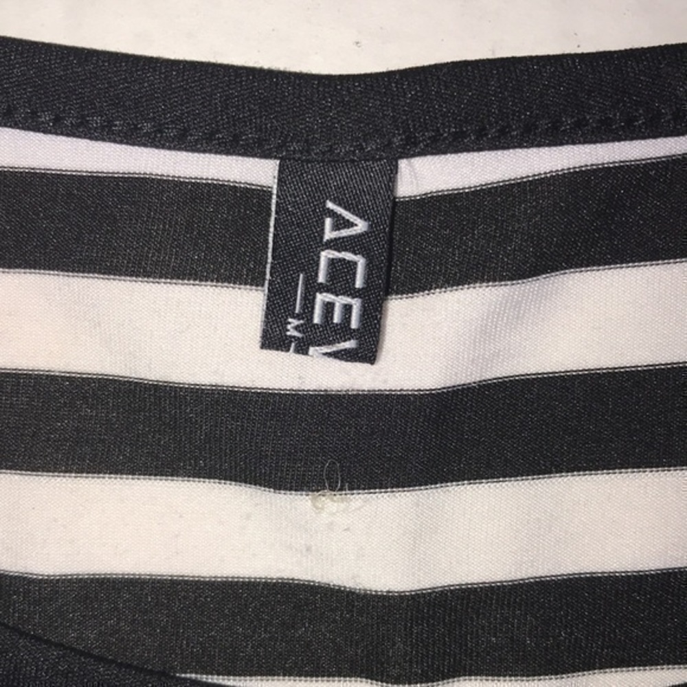 Acevog Dress - Picture 3 of 10
